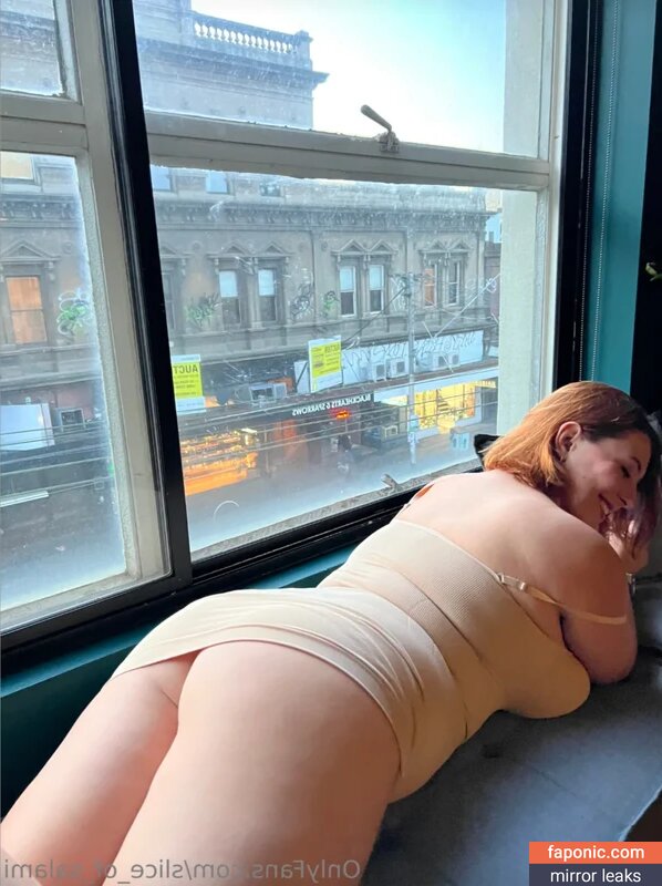 Bel Larcombe / Slice_of_salami_, Bel Larcombe slice_of_salami_, bel_larcombe_ Nakenläckor OnlyFans Foto #98