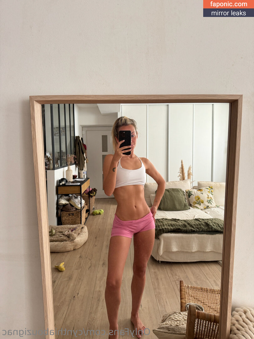 Cynthia Bouzignac, cynthiabgc, cynthiabouzignac Nakenläckor OnlyFans Foto #121