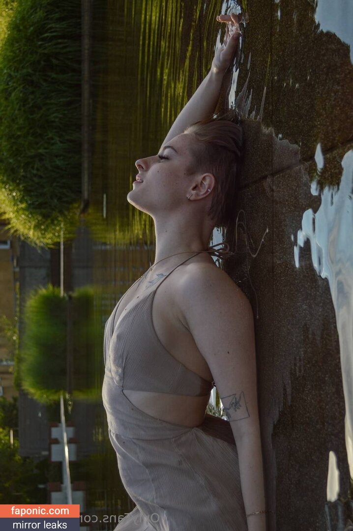 Emmy_vv, emmy.v.v, luna_mul Nakenläckor OnlyFans Foto #1