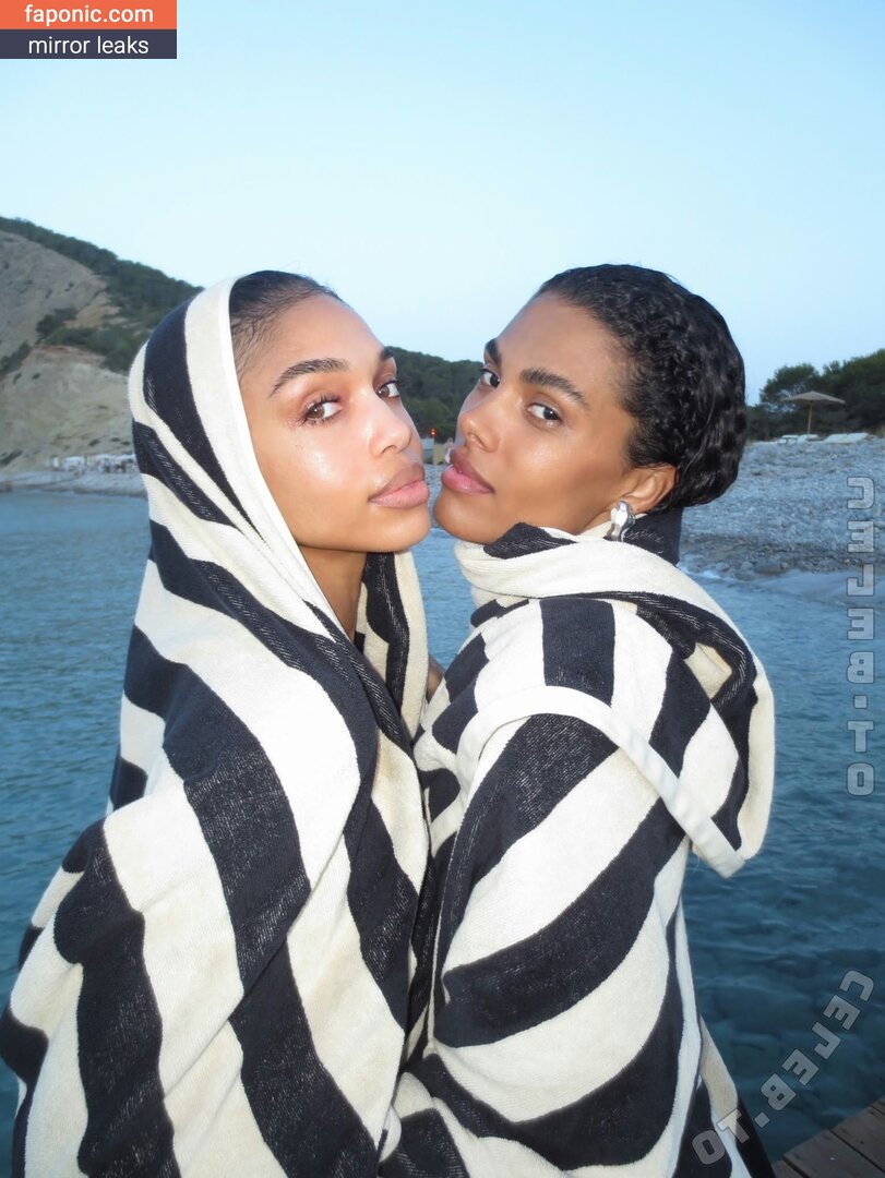 Tina Kunakey, tinakworld, tinariccia Nakenläckor  Foto #2
