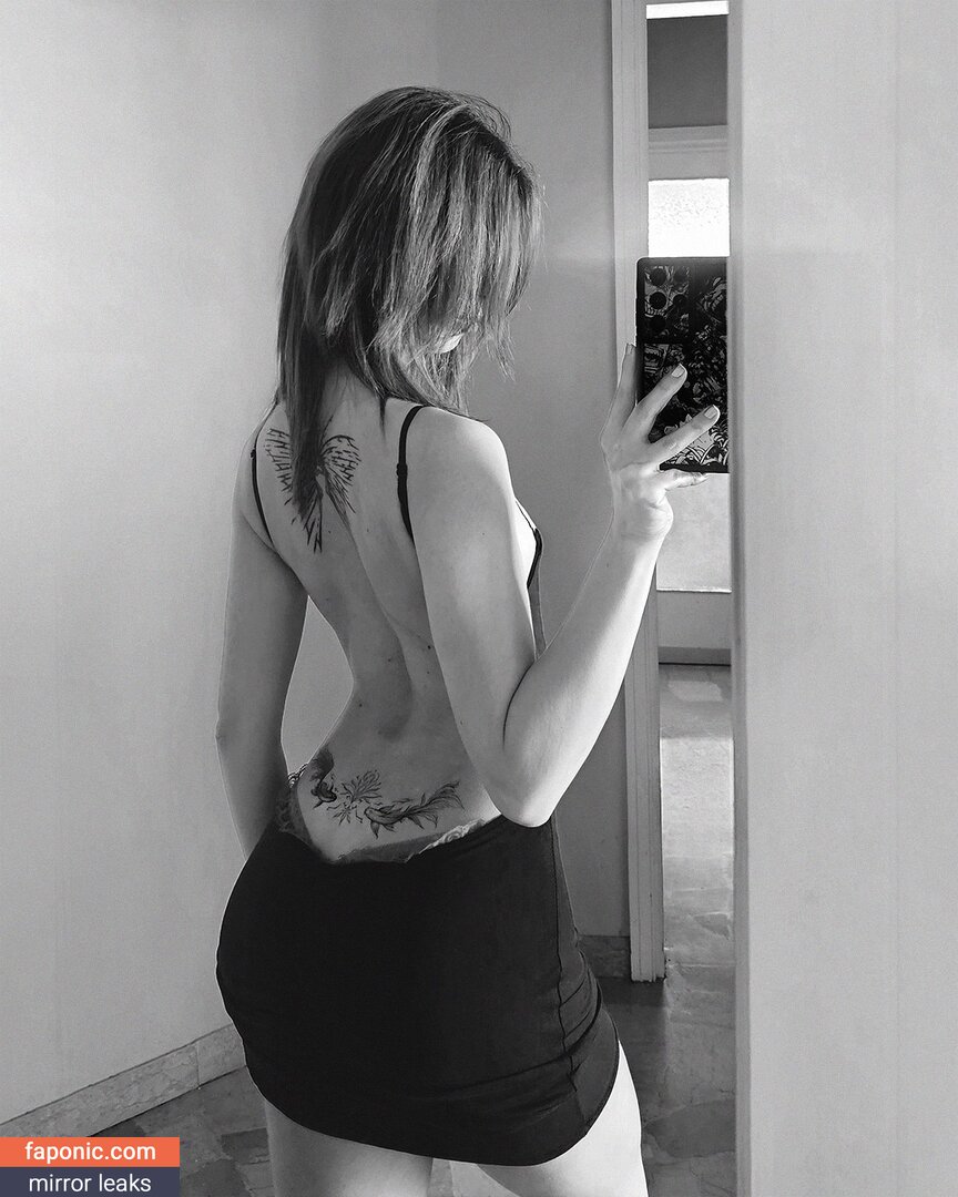 Lucrelisa Nakenläckor Patreon Foto #5