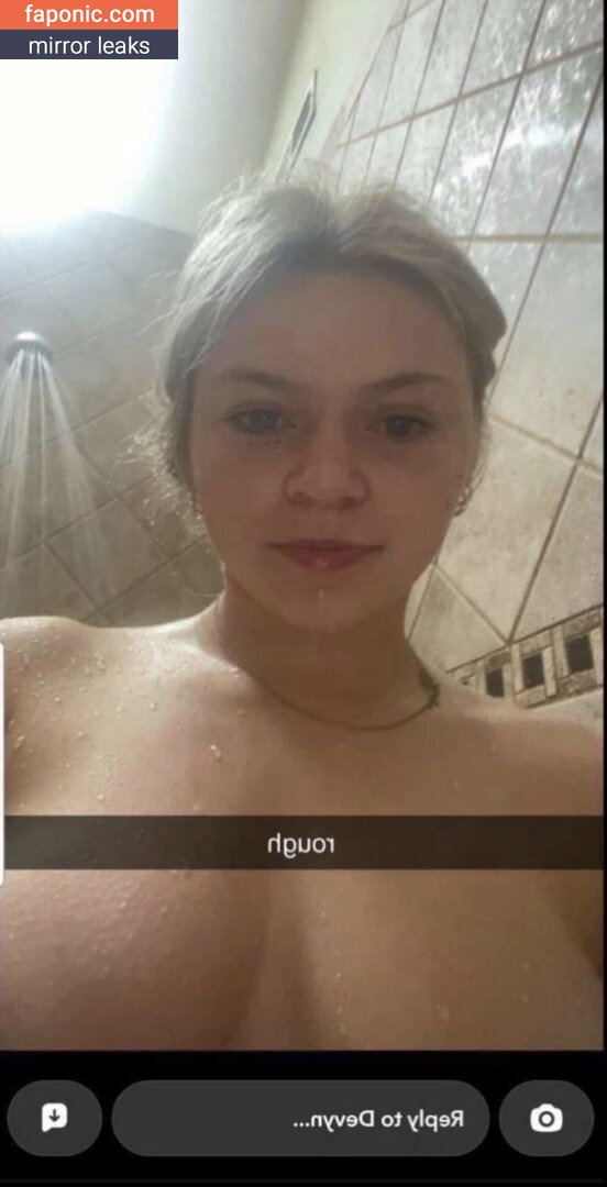 Devyn Hutchison Nakenläckor  Foto #1