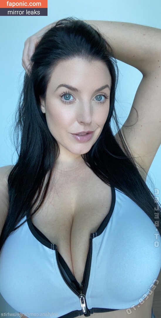ANGELAWHITE, Angela White, theangelawhite Nakenläckor OnlyFans Foto #32