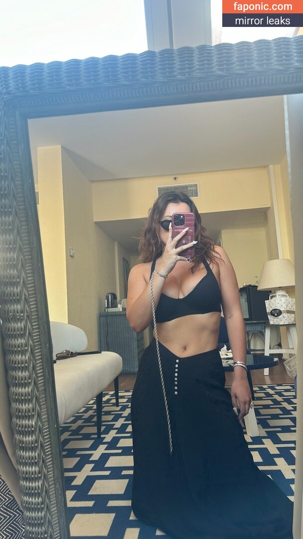 Bella Thorne, bellathorne Nakenläckor OnlyFans Foto #2