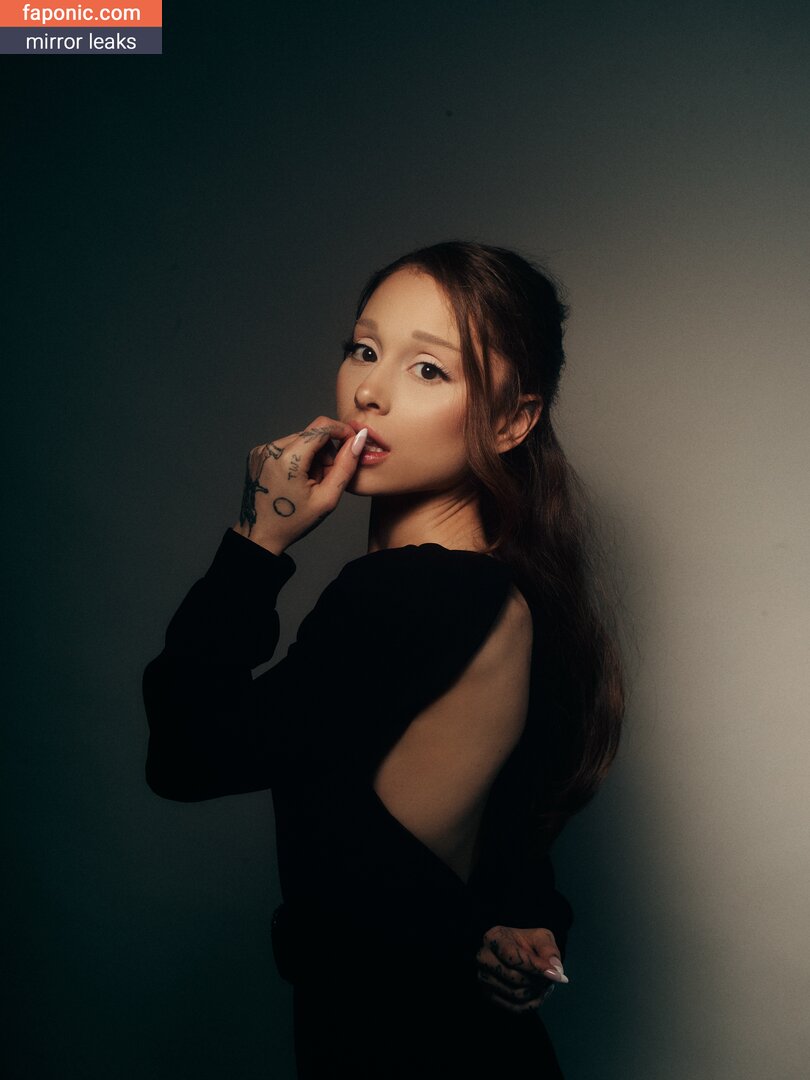 Ariana Grande, arianagrande Nakenläckor OnlyFans Foto #151