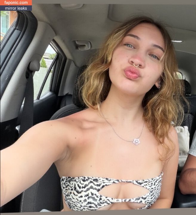 Halia Beamer, HaliaBeamer, aloha_halia Nakenläckor OnlyFans Foto #370