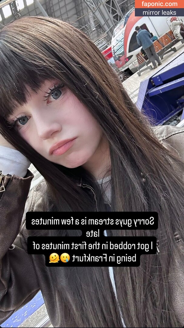 Upminaa Nakenläckor  Foto #153