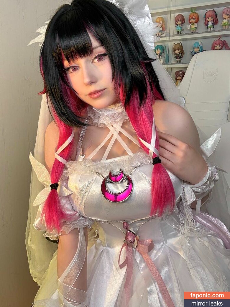 Upminaa, https: Nakenläckor  Foto #182