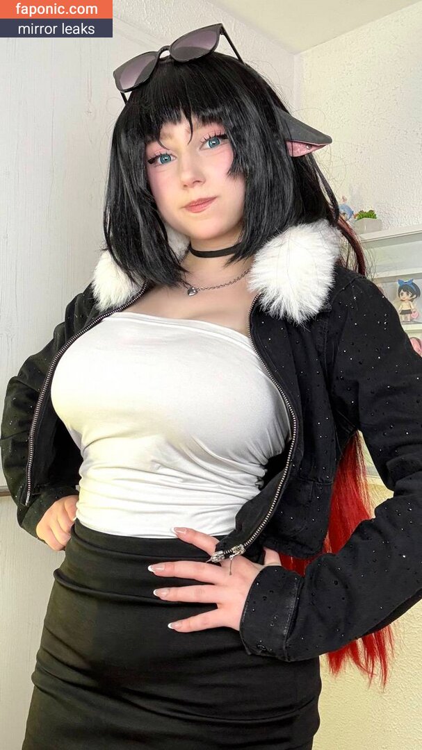 Upminaa, https: Nakenläckor  Foto #230
