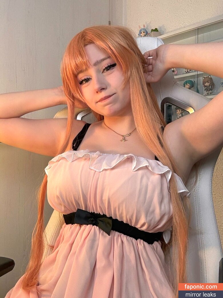 Upminaa, https: Nakenläckor  Foto #309