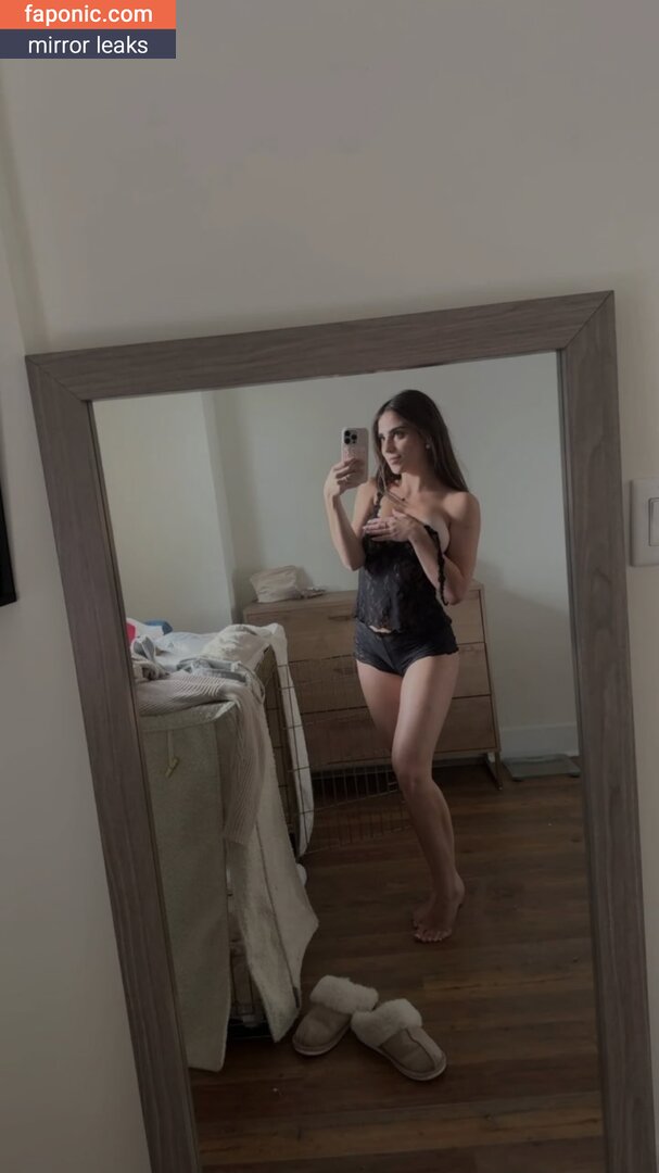 Sofia Crnilovic, https: Nakenläckor  Foto #3