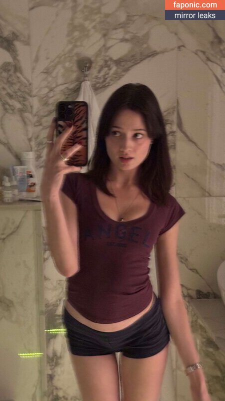 caitlinerinoneill, heyitsapril Nakenläckor OnlyFans Foto #10