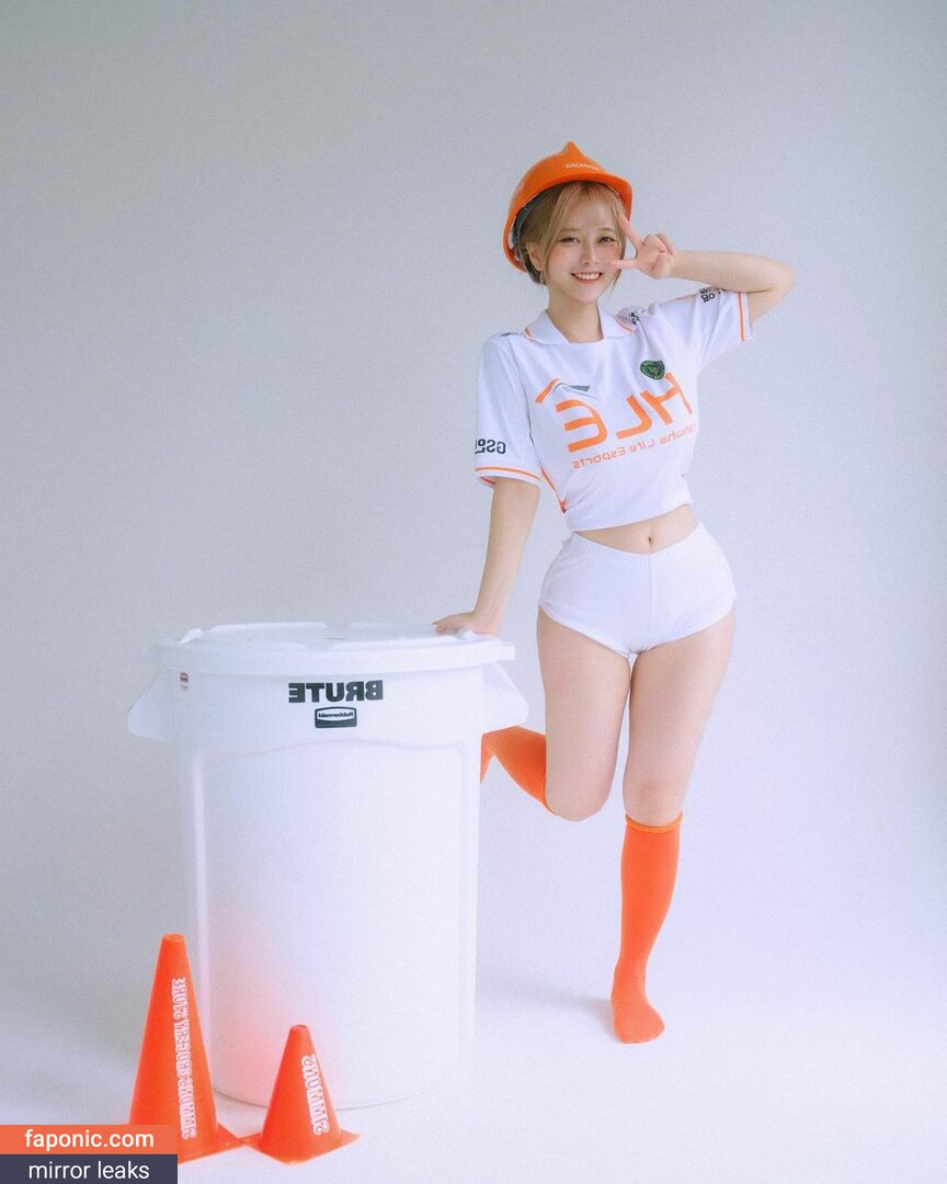 ZziZzi, zizzi_j, zzi_zzi._, 찌찌 Nakenläckor OnlyFans Foto #135